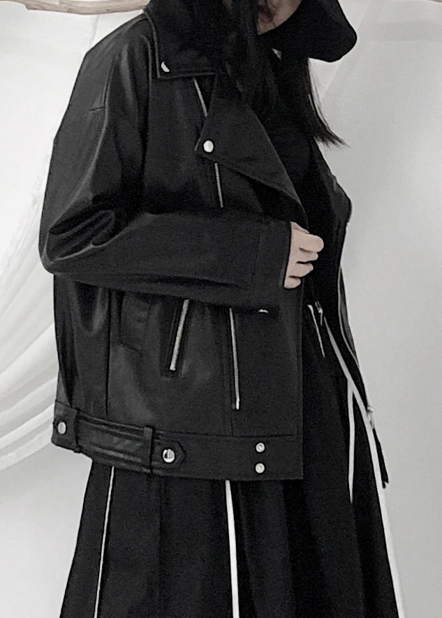 Well Tailored Jacket with a Graceful Silhouette