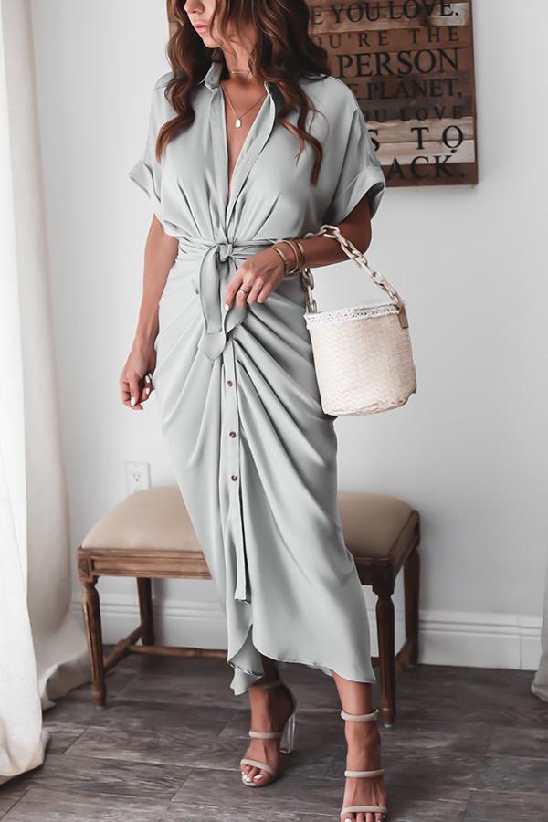 Beautifully Finished Dress in a Timeless Design