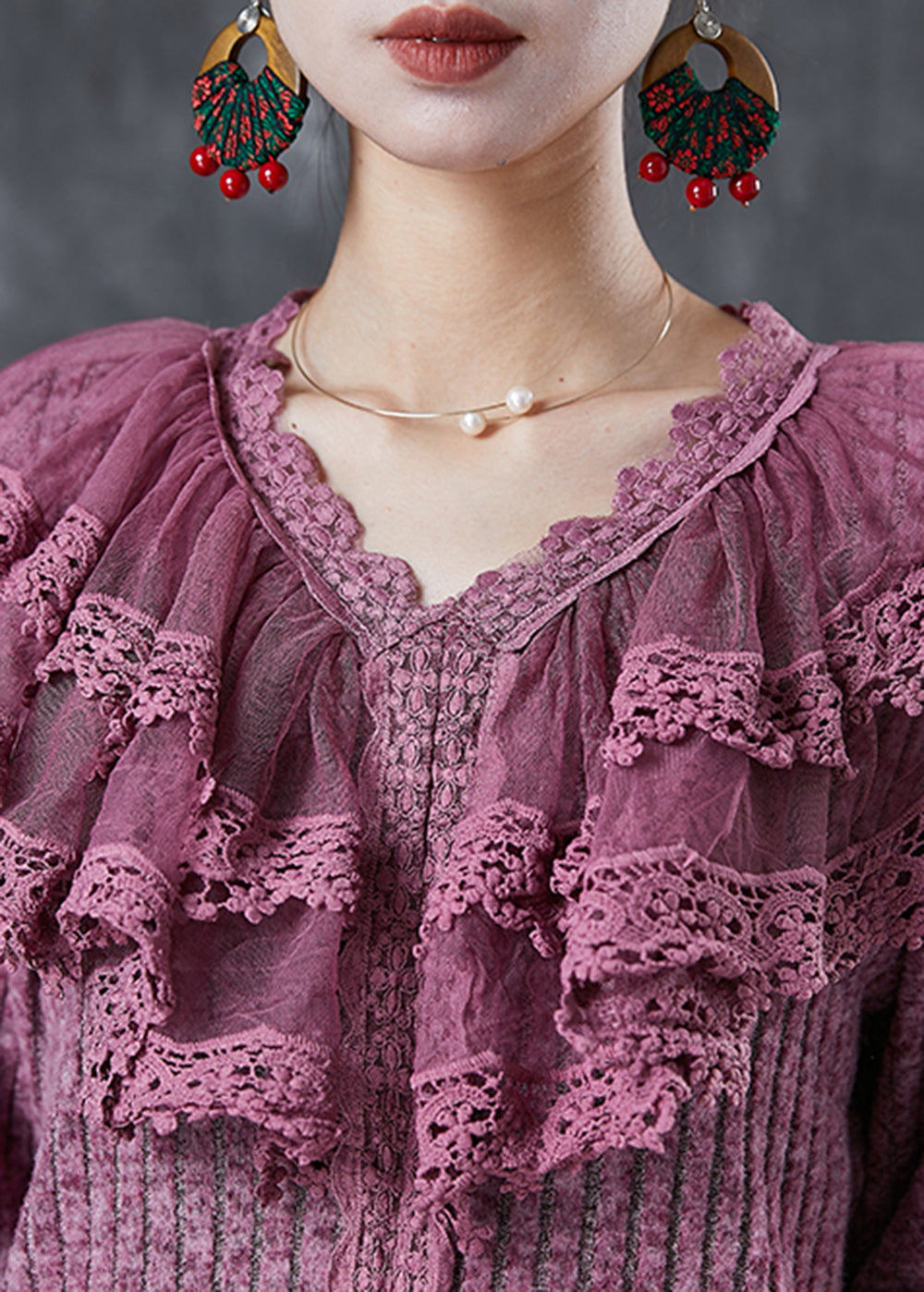 Well Tailored Sweater with a Graceful Silhouette