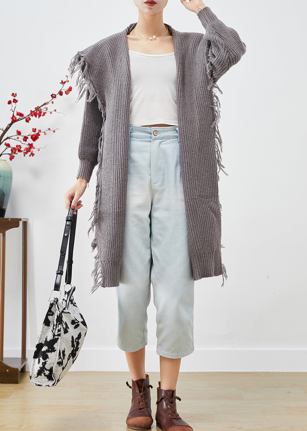 Effortlessly Elegant Cardigan with a Timeless Design
