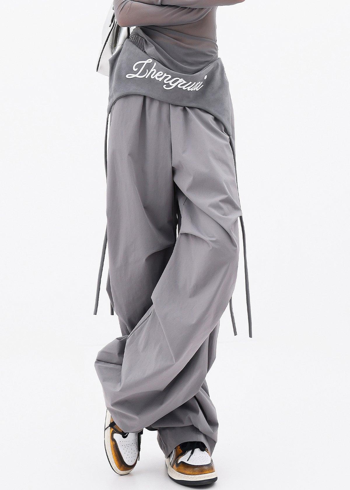 Well Tailored Pants with a Graceful Silhouette