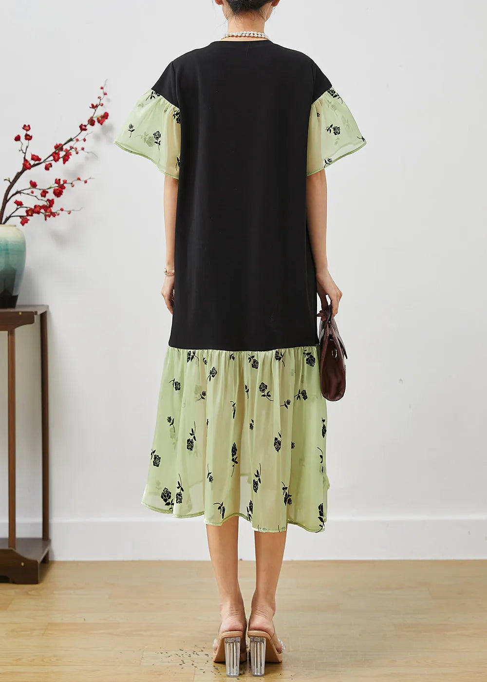 Beautifully Crafted Dress in a Classic Style