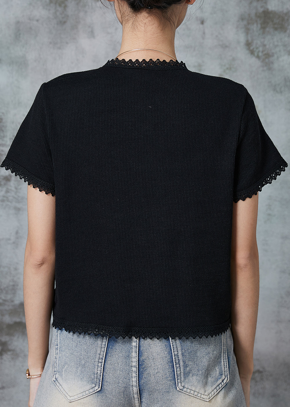 Effortlessly Elegant Shirt with a Timeless Design