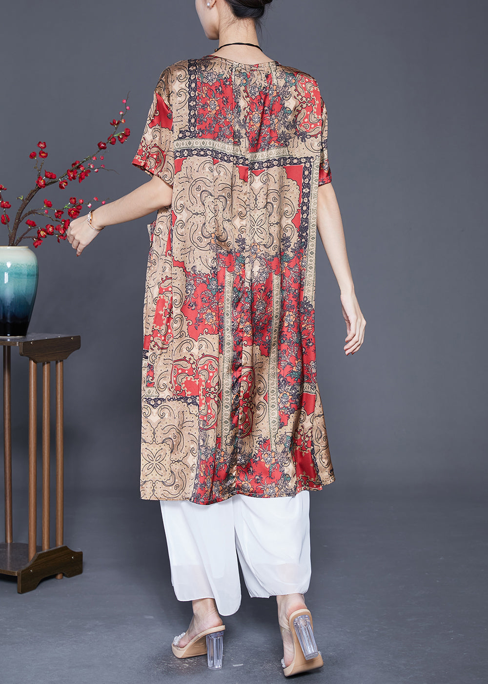 Well Tailored Dress with a Graceful Silhouette