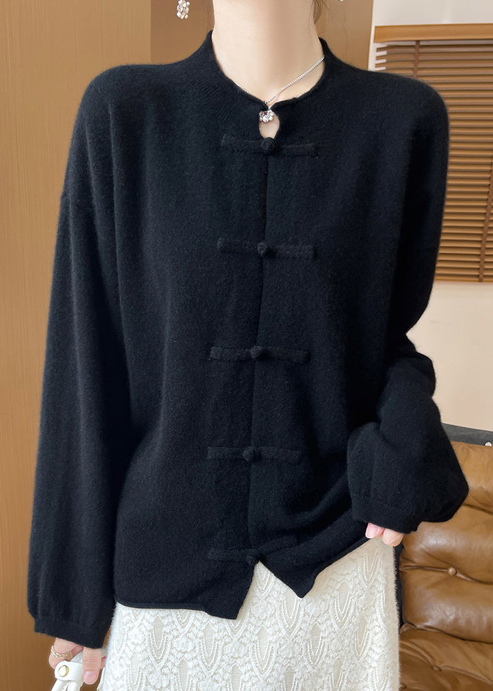 Beautifully Finished Coat in a Timeless Design