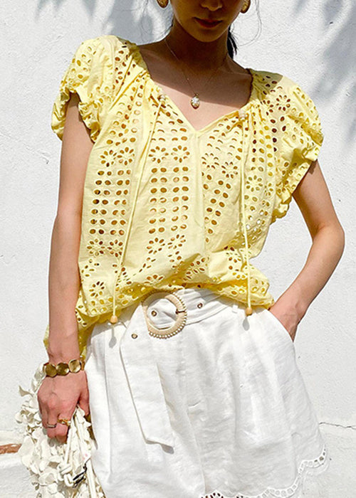 Effortlessly Elegant Top with a Timeless Design