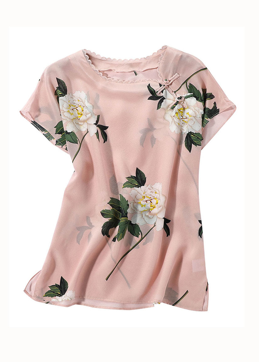 Polished Top with an Effortless Classic Look