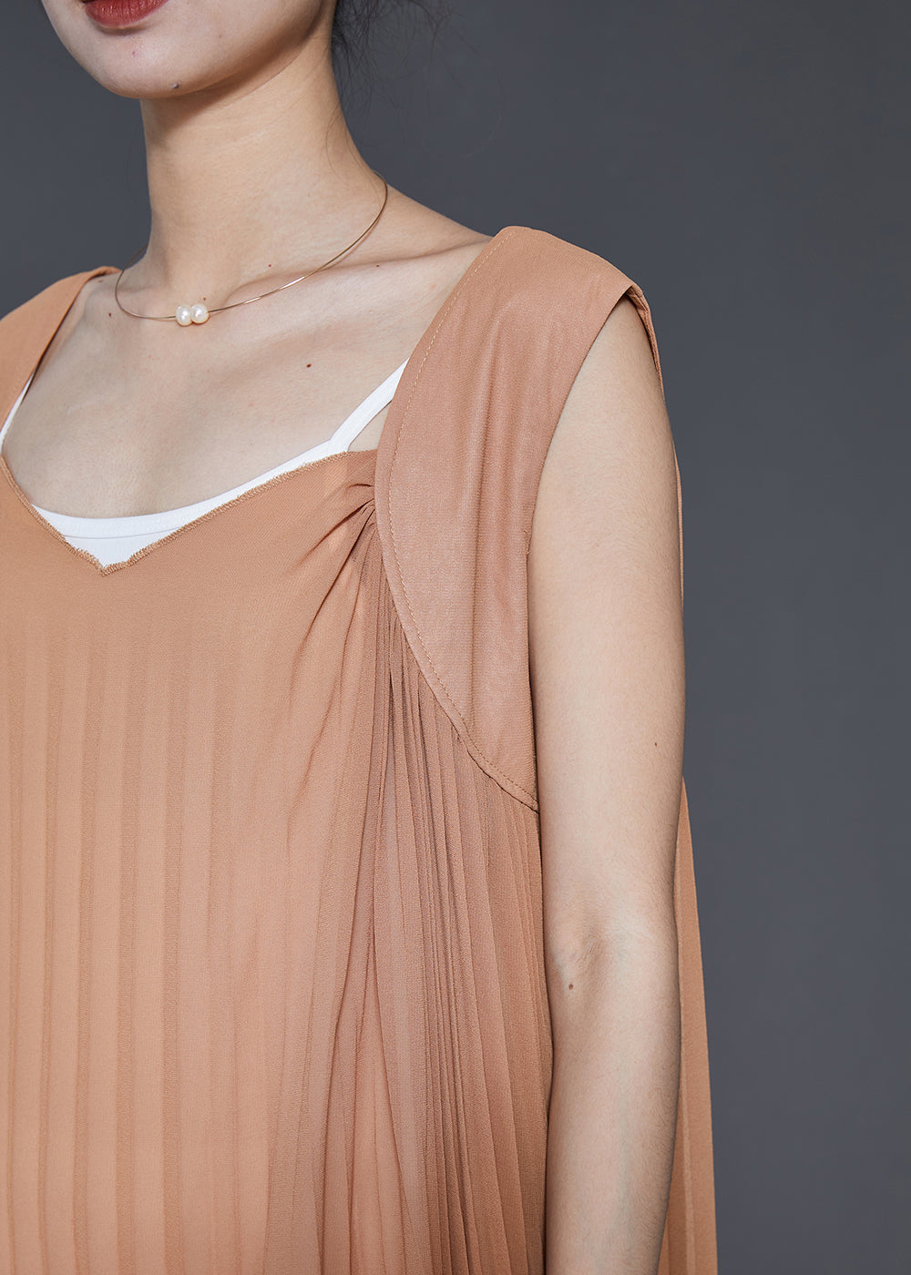 Beautifully Finished Dress in a Timeless Design