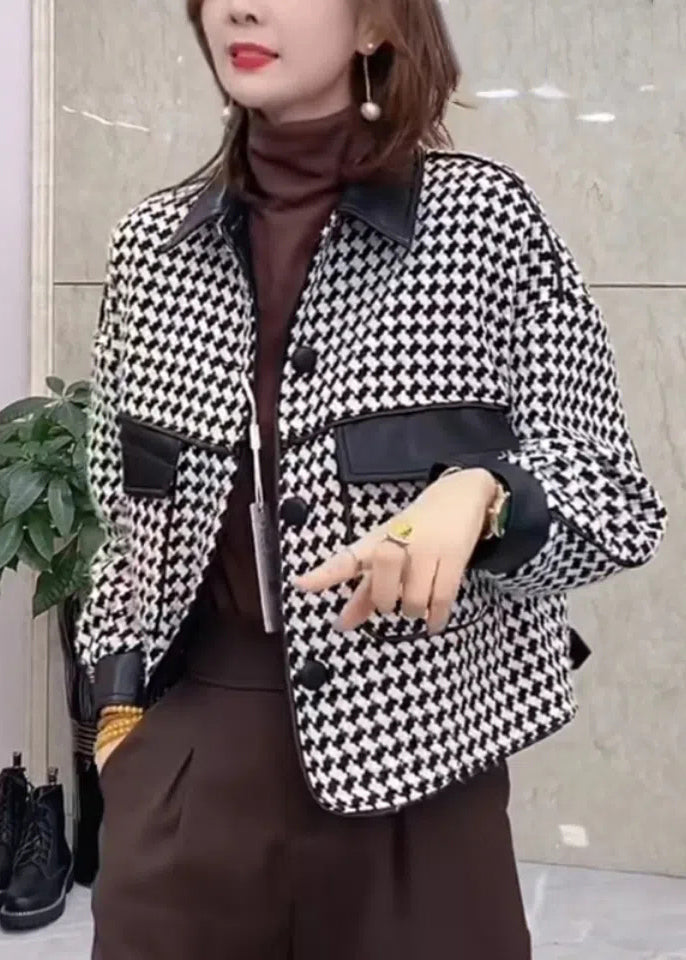 Well Tailored Coat with a Graceful Silhouette