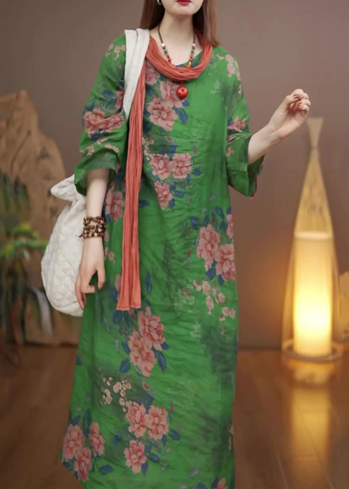Well Tailored Dress with a Graceful Silhouette