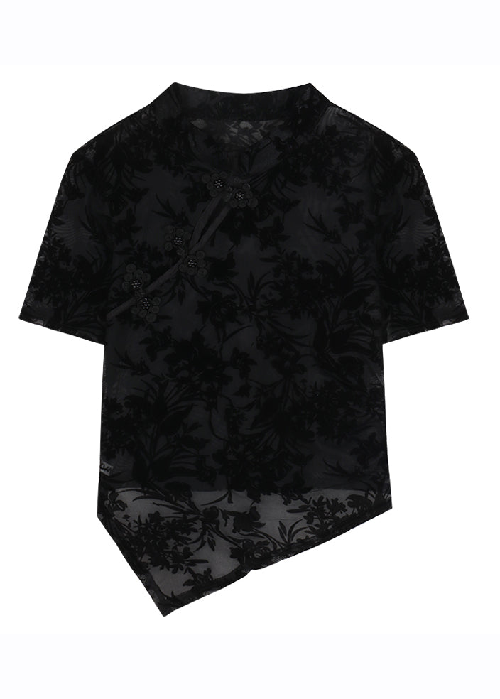 Effortlessly Elegant Top with a Timeless Design