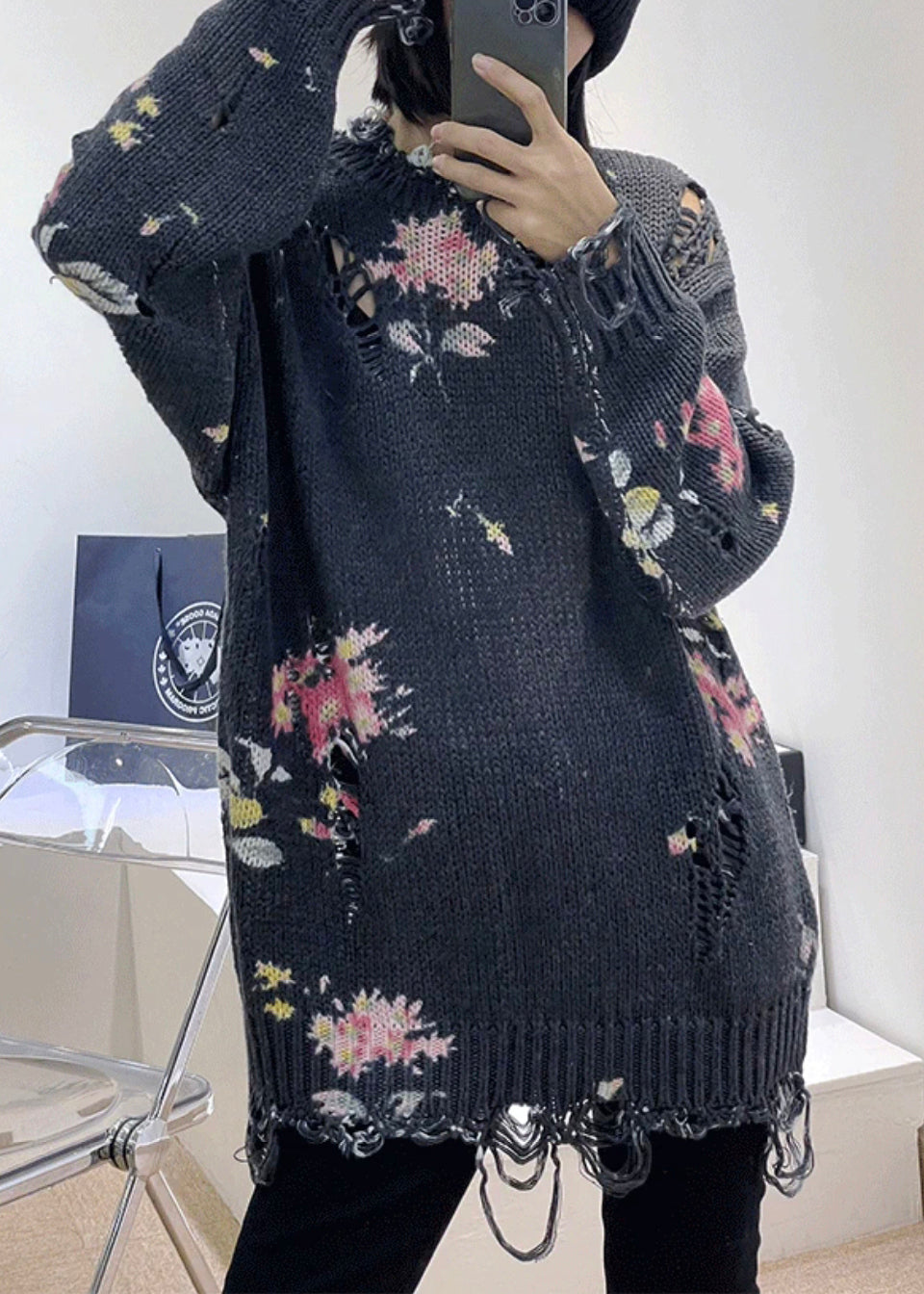 Well Tailored Sweater with a Graceful Silhouette