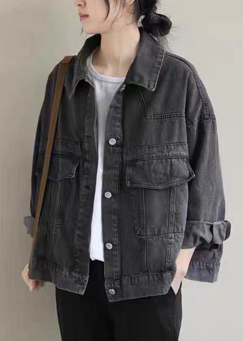 Well Tailored Coat with a Graceful Silhouette
