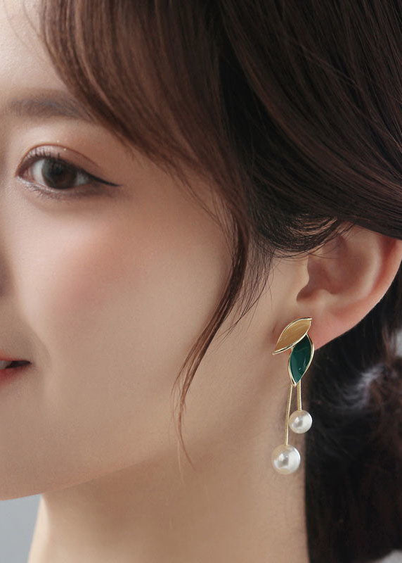 Beautiful Pearl Earring with Unique Style