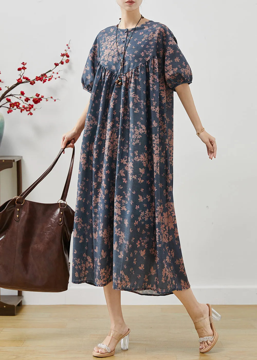 Effortlessly Elegant Dress with a Timeless Design