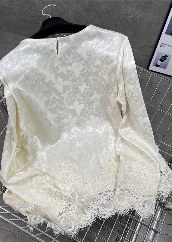 Elegantly Styled Blouse for Everyday Wear