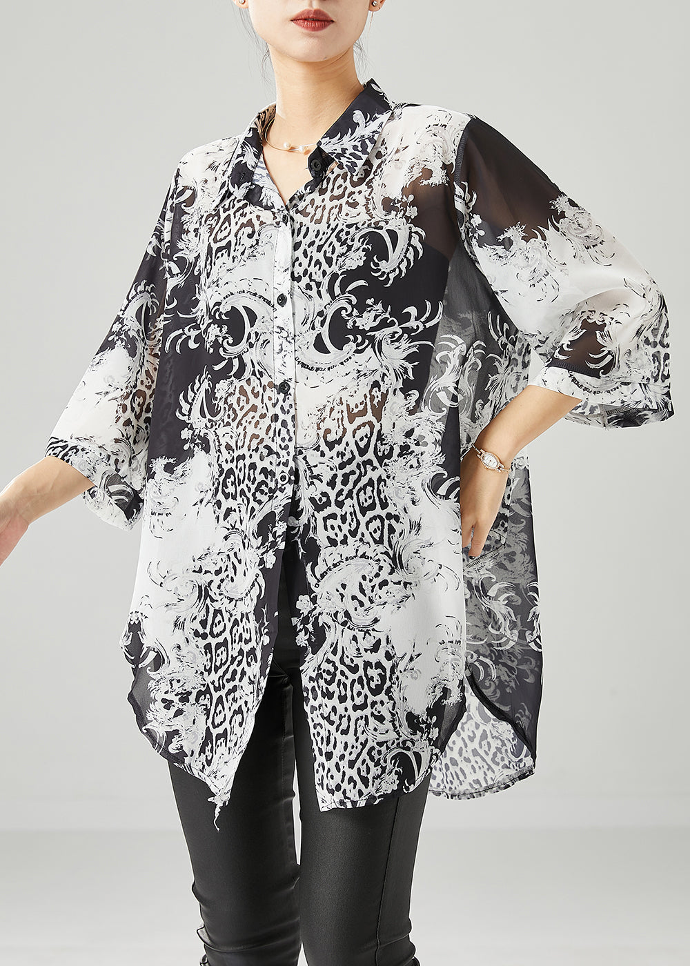 Beautifully Finished Blouse in a Timeless Design