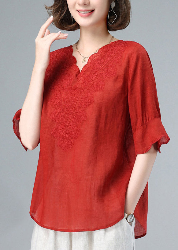 Well Tailored Top with a Graceful Silhouette