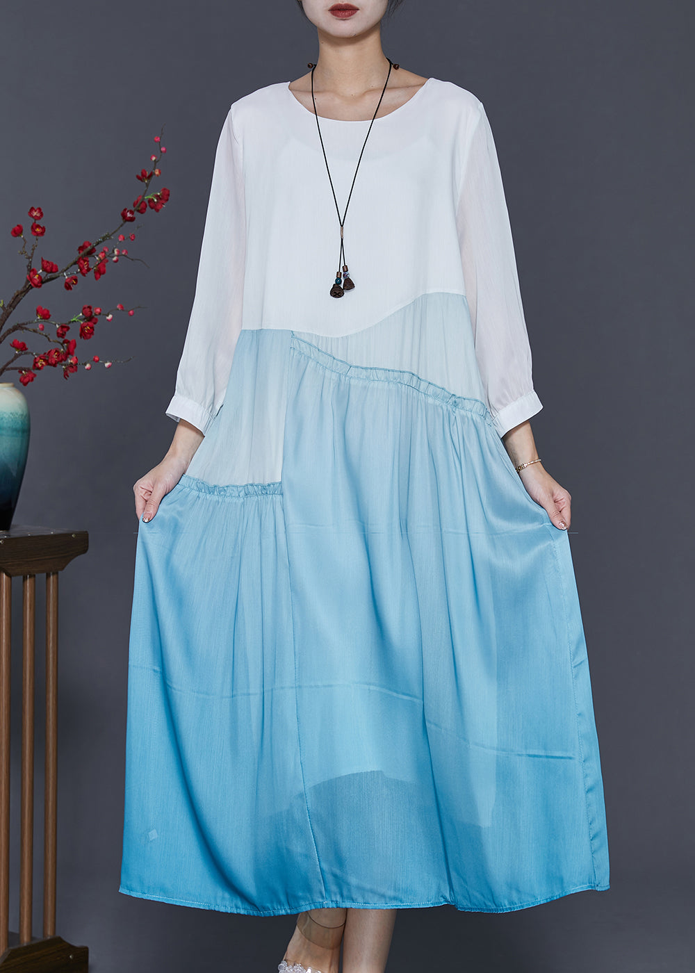 Effortlessly Elegant Dress with a Timeless Design