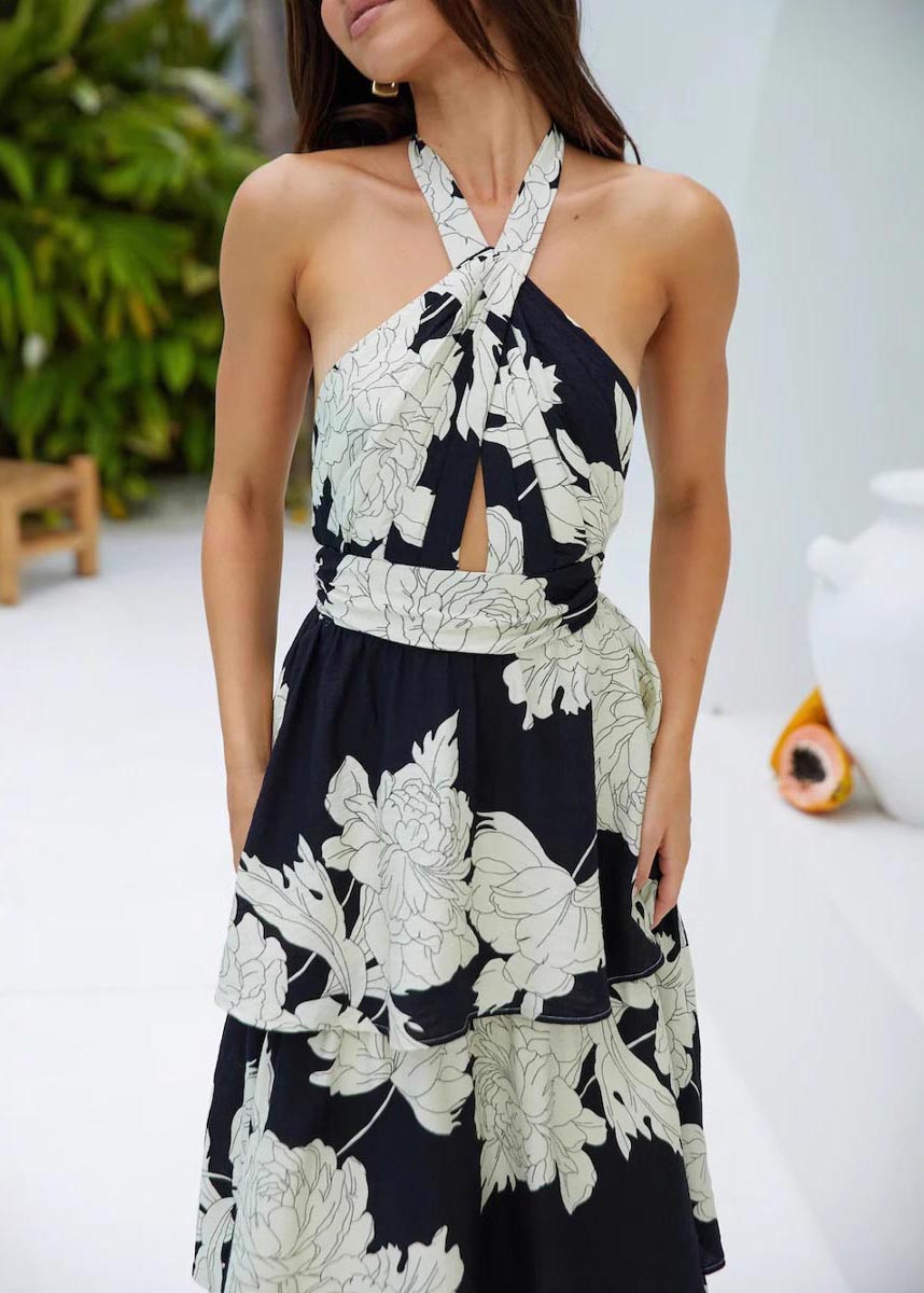 Classic Vintage Dress with a Flattering Fit