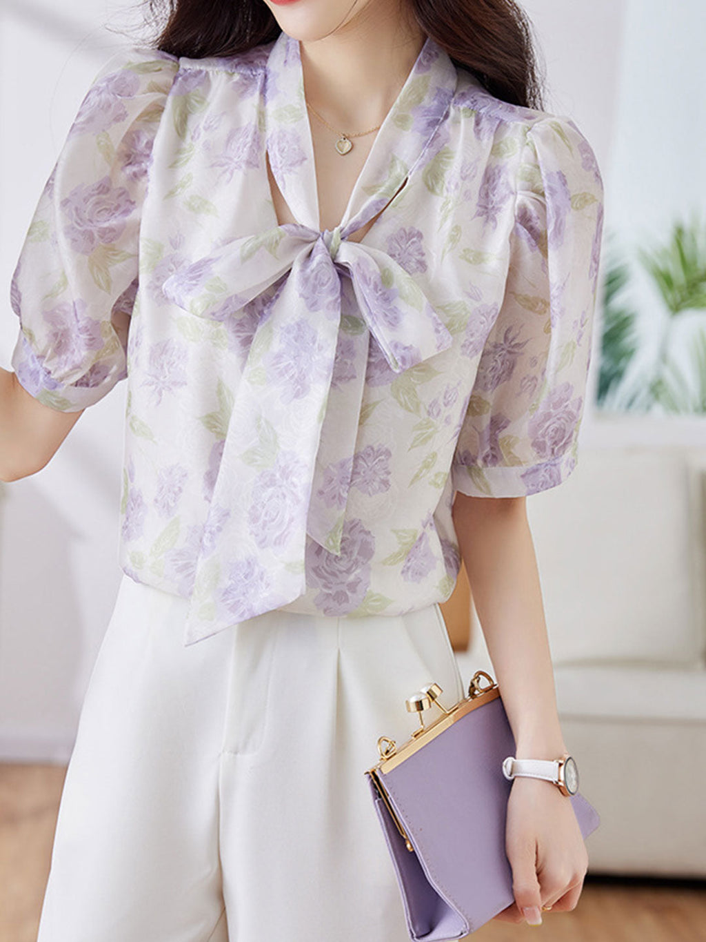 Well Tailored Top with a Graceful Silhouette