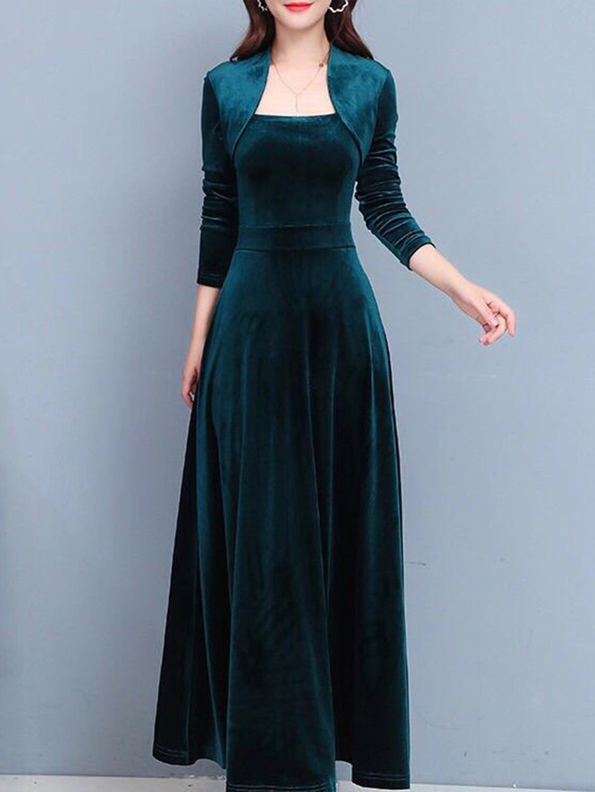 Well Tailored Dress with a Graceful Silhouette