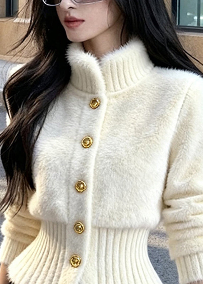 Effortlessly Elegant Cardigan with a Timeless Design