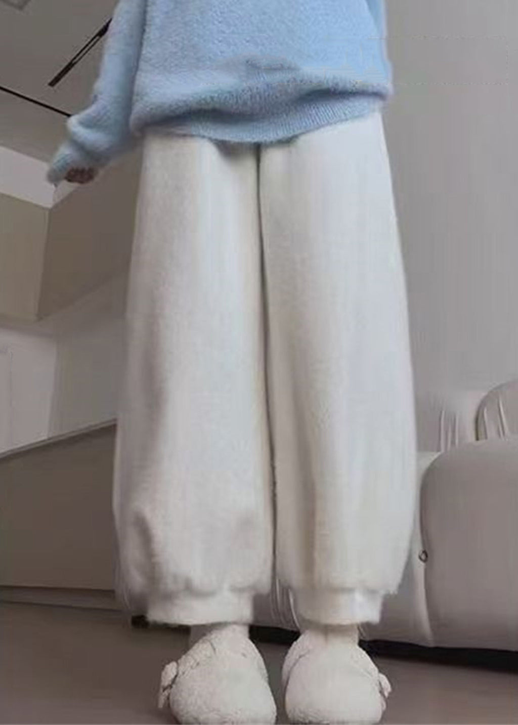 Well Tailored Pants with a Graceful Silhouette