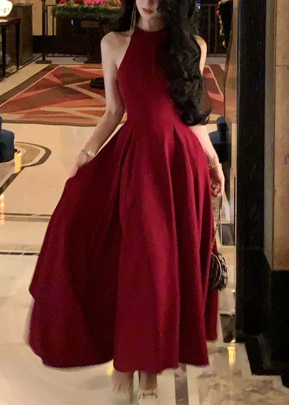 Beautifully Finished Dress in a Timeless Design