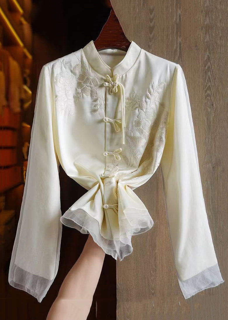 Well Tailored Top with a Graceful Silhouette