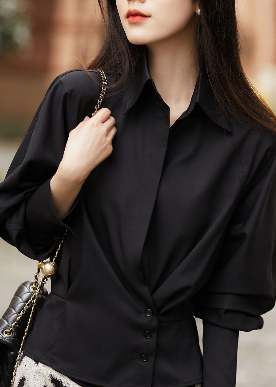 Effortlessly Elegant Shirt with a Timeless Design
