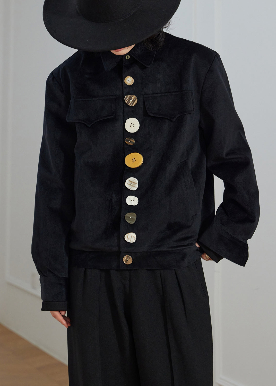 Well Tailored Jacket with a Graceful Silhouette