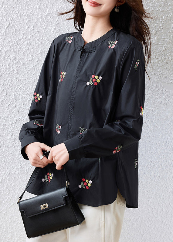 Effortlessly Elegant Top with a Timeless Design