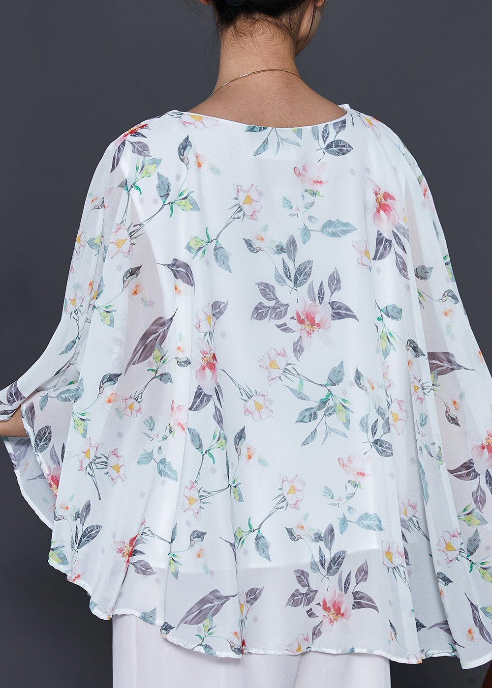 Well Tailored Top with a Graceful Silhouette