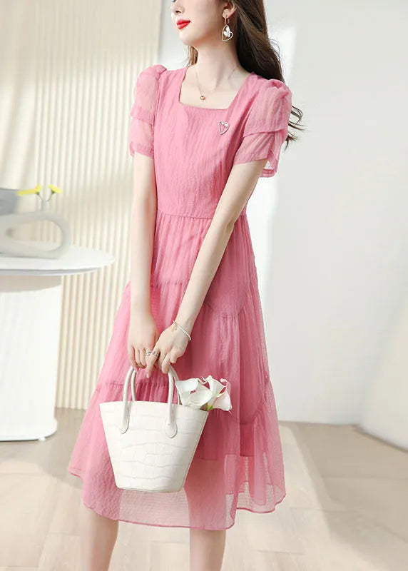 Well Tailored Dress with a Graceful Silhouette