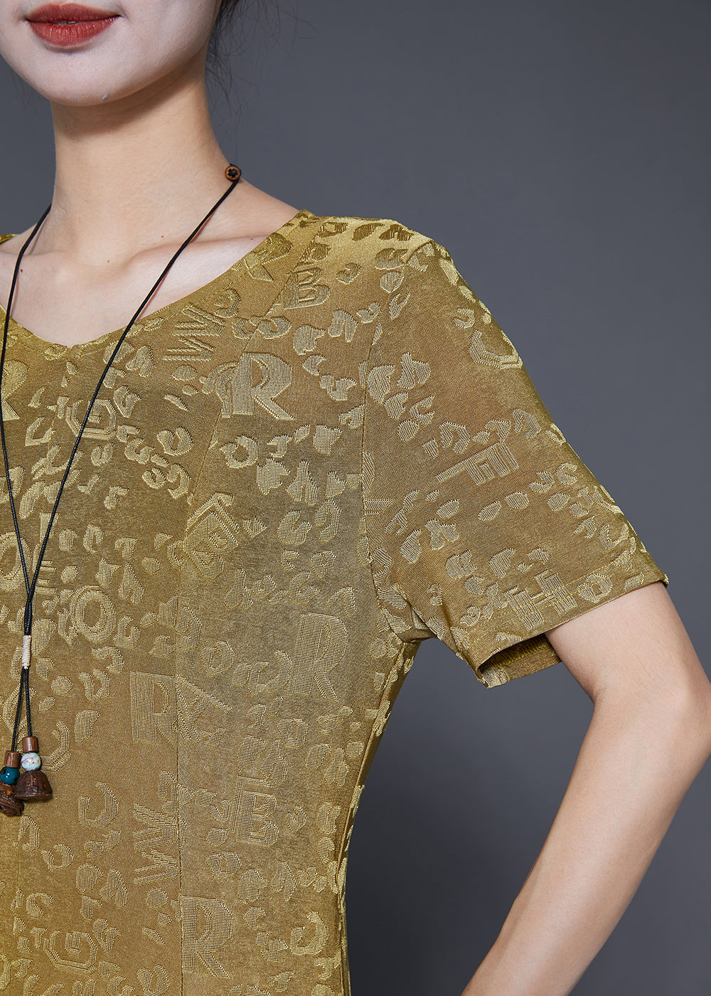 Gracefully Styled Dress for Any Occasion