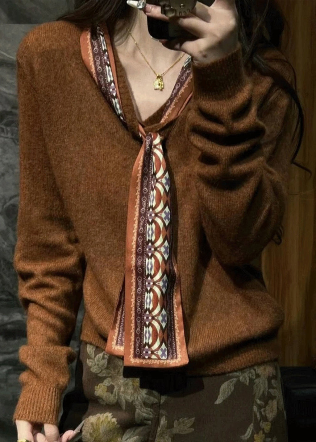 Effortlessly Elegant Sweater with a Timeless Design