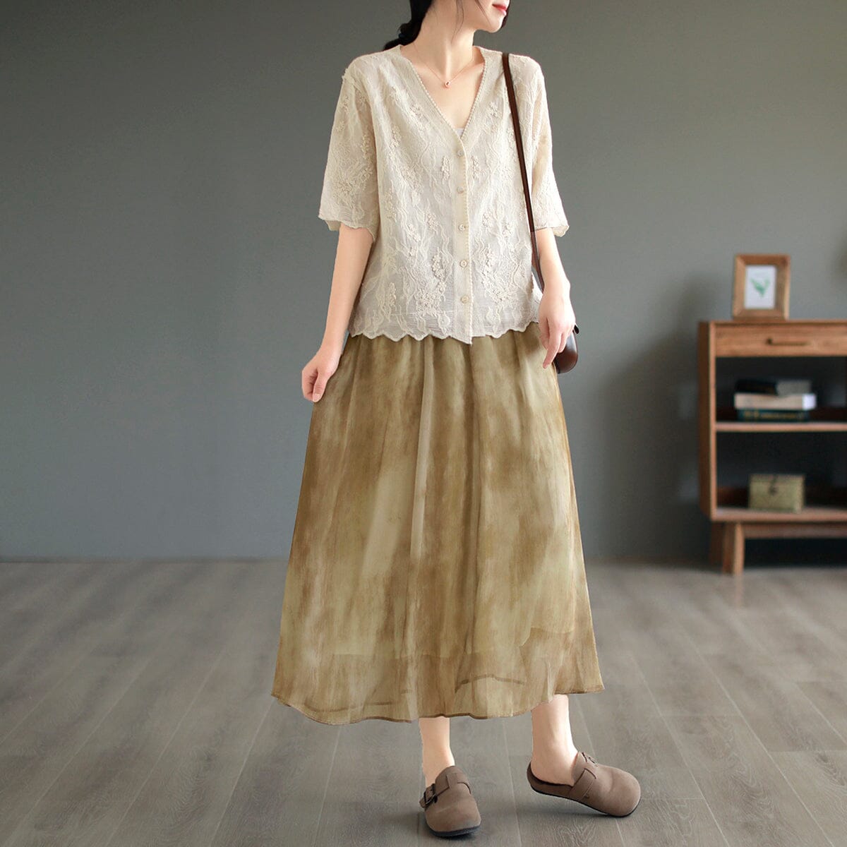 Effortlessly Elegant Blouse with a Timeless Design