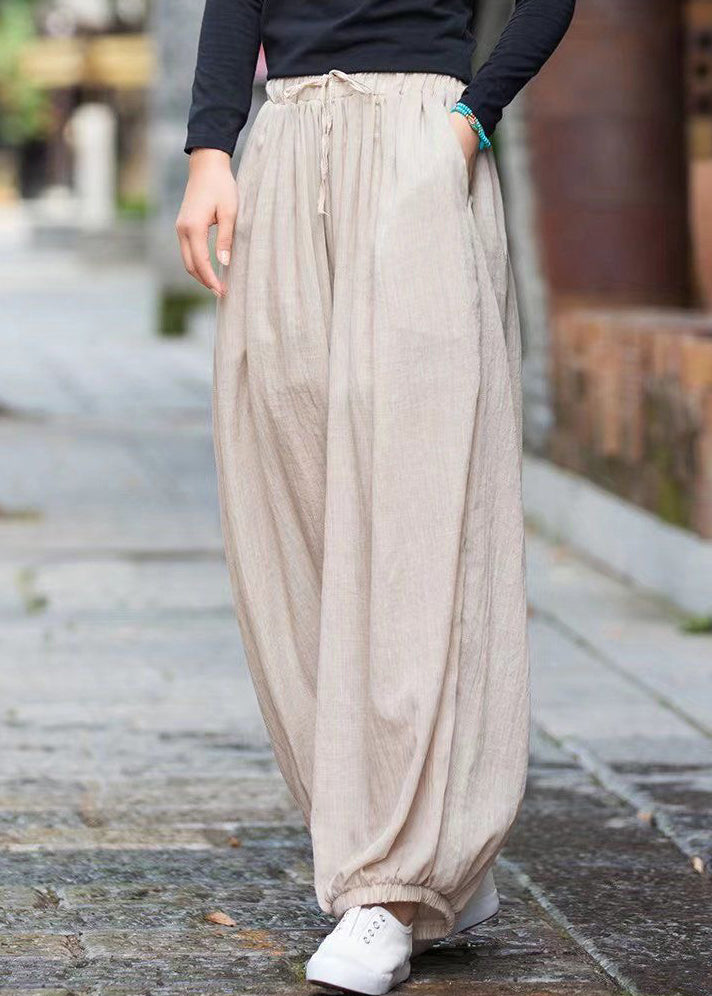 Effortlessly Elegant Pants with a Timeless Design