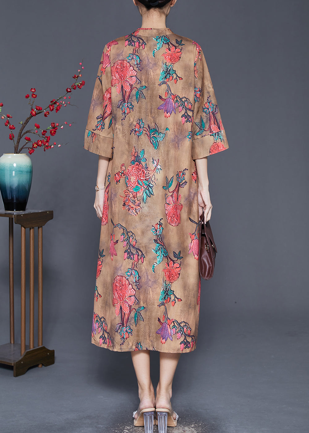 Well Tailored Dress with a Graceful Silhouette