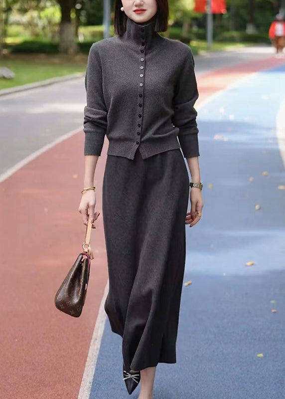Effortlessly Elegant Cardigan with a Timeless Design