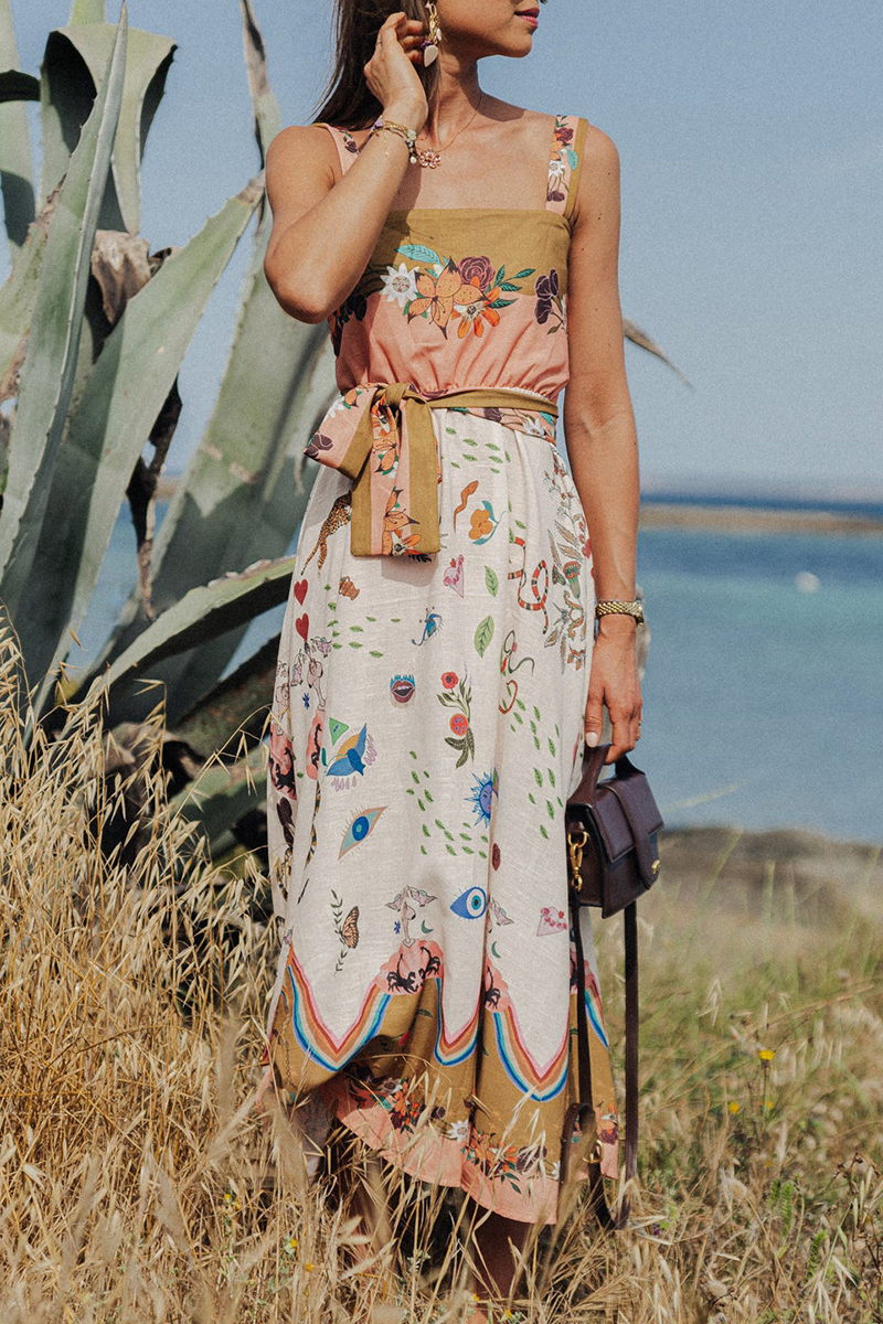 Beautifully Finished Dress in a Timeless Design