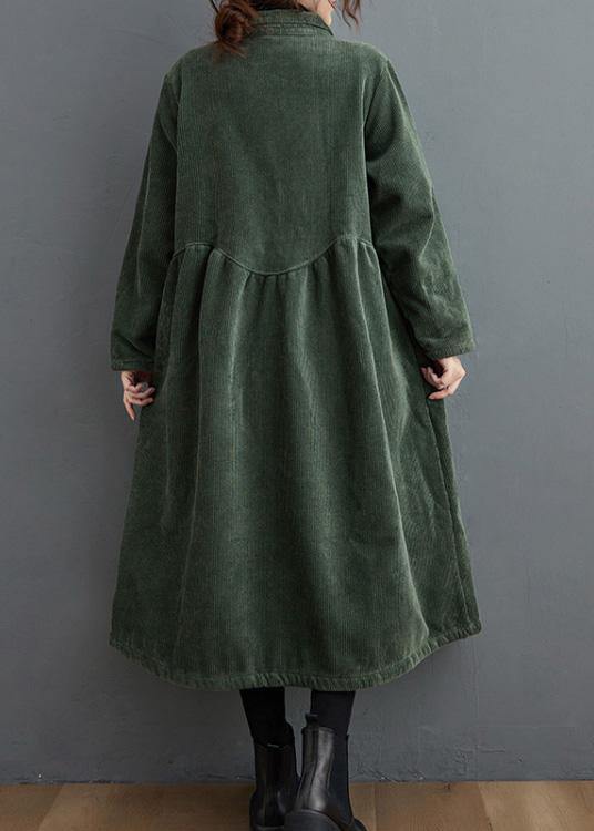Well Tailored Coat with a Graceful Silhouette