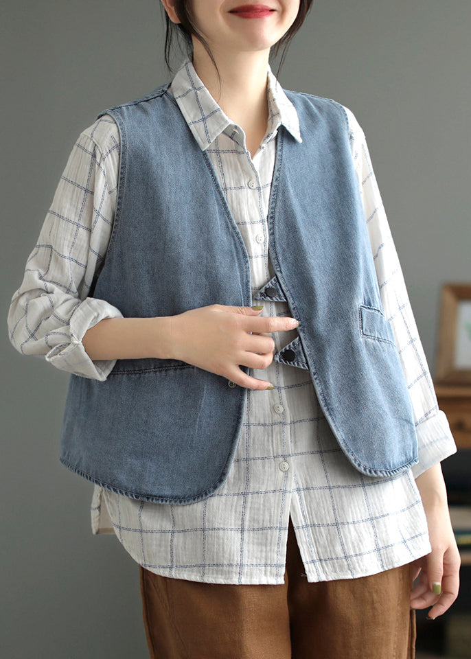 A Vintage Style Coat with Delicate Timeless Details