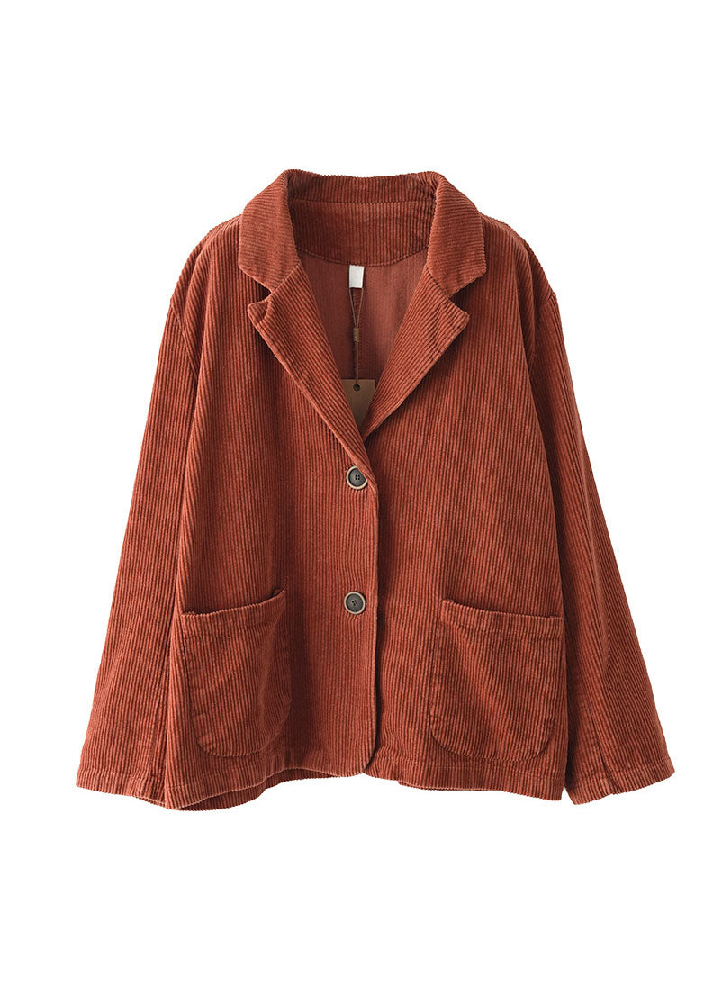 Well Tailored Coat with a Graceful Silhouette