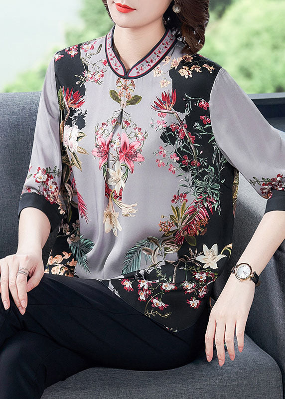 Classic Vintage Top with a Flattering Fit