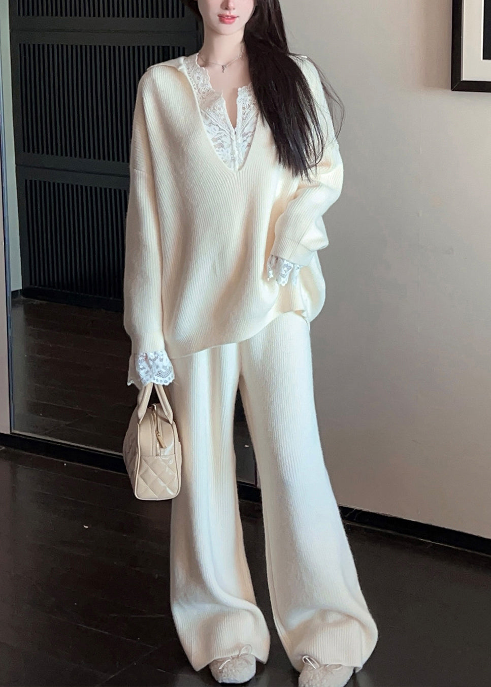 Classic Vintage Sweater with a Flattering Fit