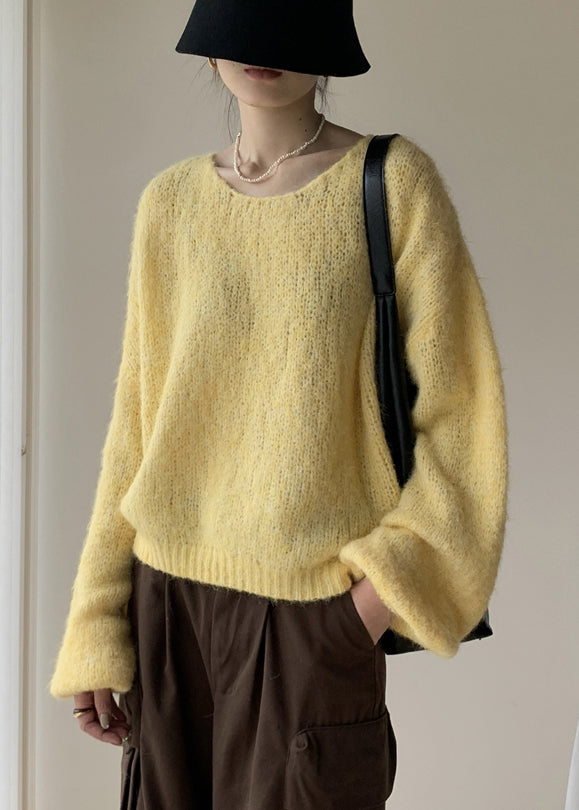 Well Tailored Sweater with a Graceful Silhouette