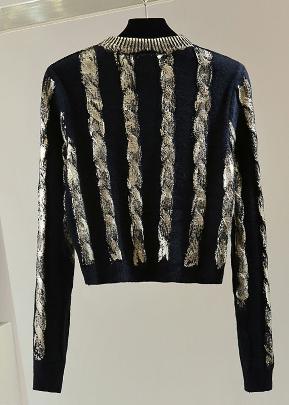 Classic Vintage Sweater with a Flattering Fit