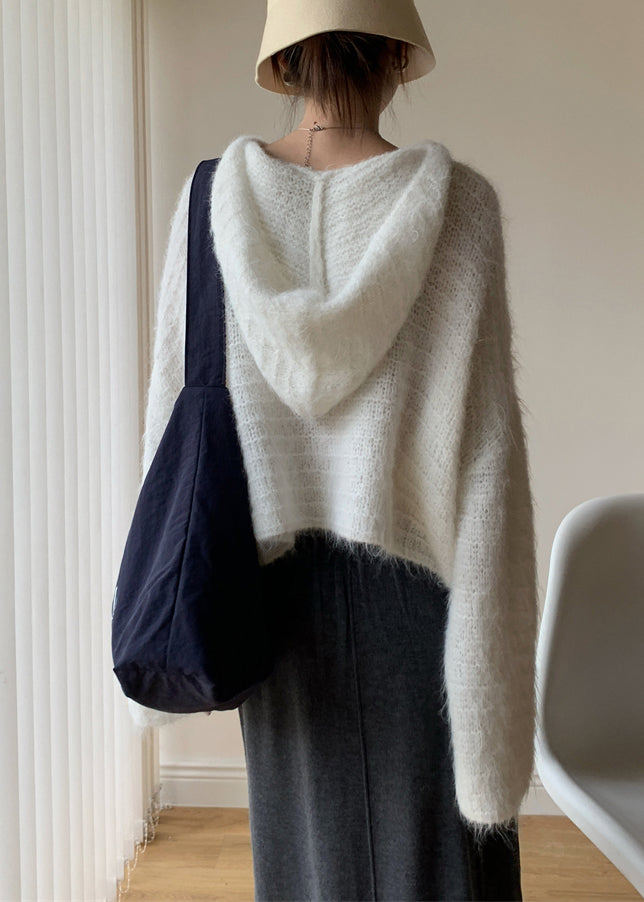 Effortlessly Elegant Sweater with a Timeless Design